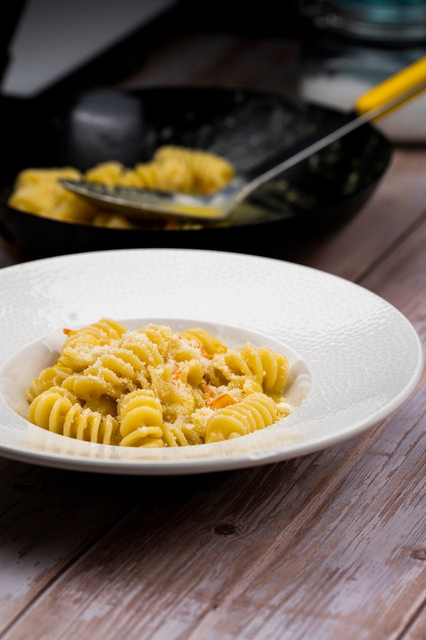 Monograno® Felicetti Fusilli-Nudeln und gelbe Tomaten im Eintopf - Romano i Julietta